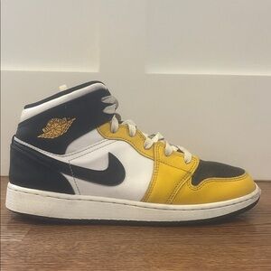 Nike Air Jordan Men's Black, White, and Yellow Sneakers